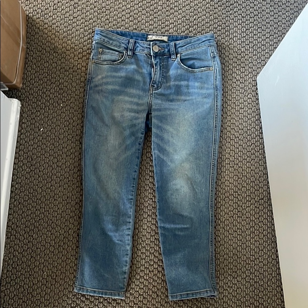 Free people medium wash cropped jeans
